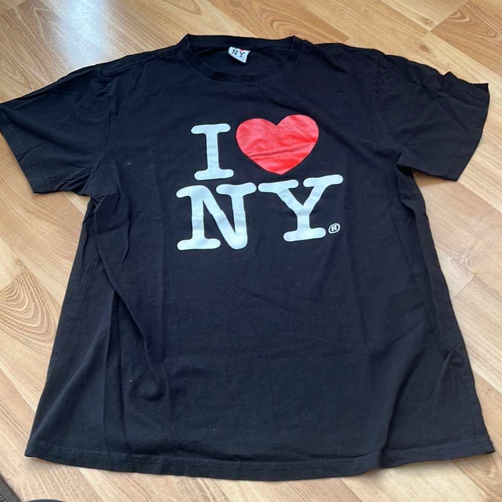 👀I ❤️Love New York City short sleeve T-Shirt, unisex M. 18" across chest